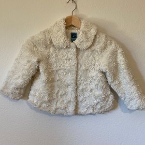 Fuzzy vintage looking coat. 4t